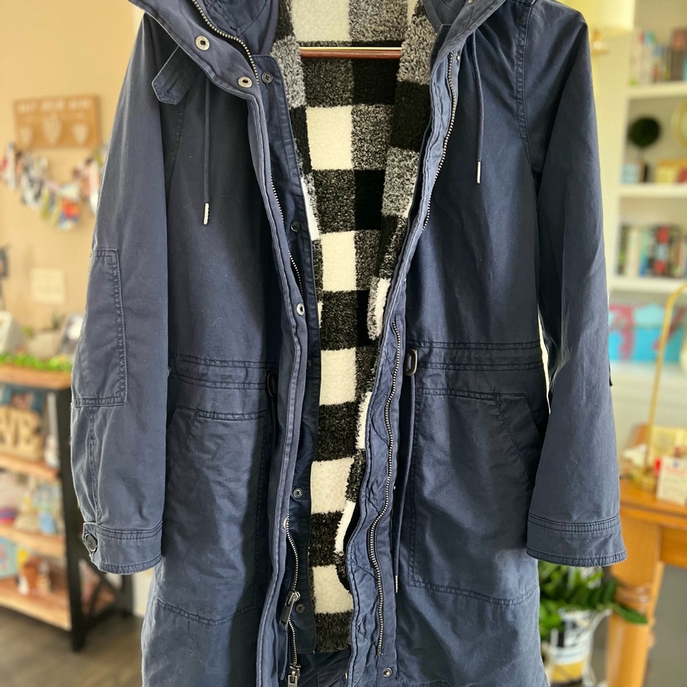 Women’s GAP Navy Hooded Winter Coat with Monochrome Shearling Lining
